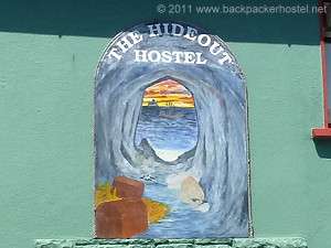 Hideout Hostel Dingle - Sign