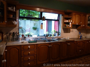 Hideout Hostel Dingle - Kitchen