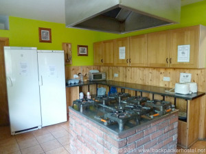 Railway Hostel Killarney - Kitchen