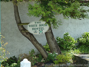 White House Hostel Sligo - Sign