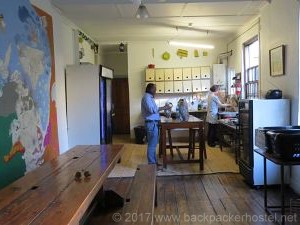 Cat And Moose Backpackers Cape Town - Kitchen
