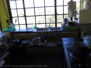Sobantu Guest Farm & Backpackers - Kitchen