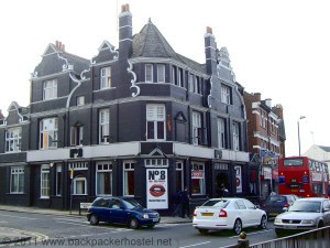 No. 8 Hostel London - Entrance