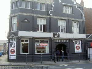No. 8 Hostel London - Entrance