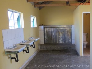 Great Zimbabwe Campground & Lodges - Bathroom