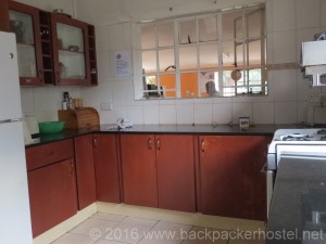 It's A Small World Backpackers Lodge Harare - Kitchen