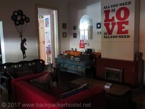 Pumbas Backpackers Pretoria - Living Room